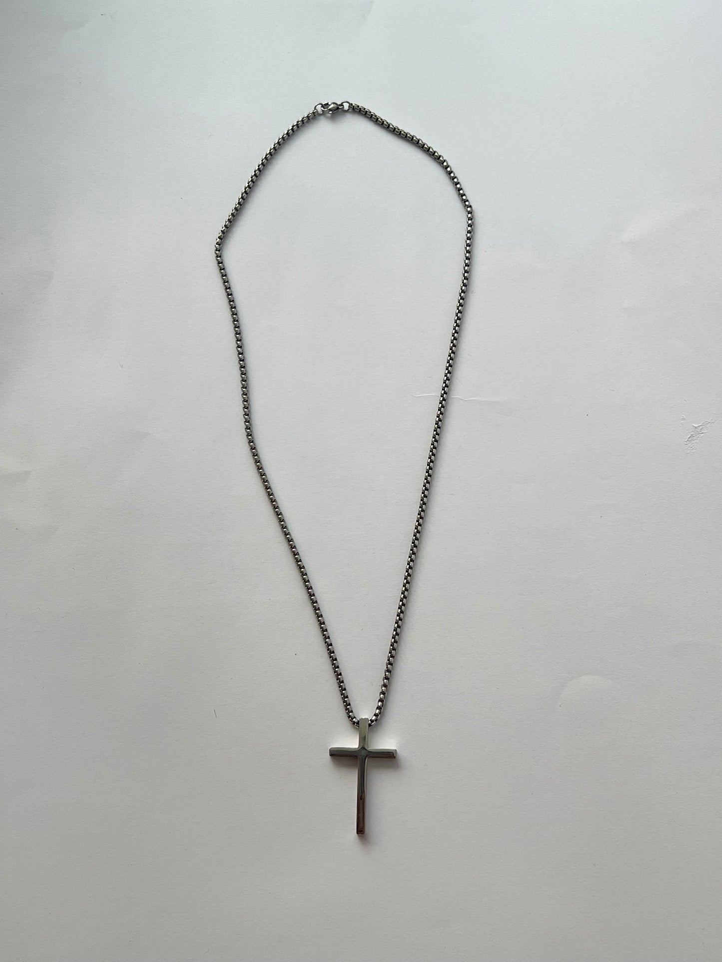 Cruzita Plateada (Tipo caja)